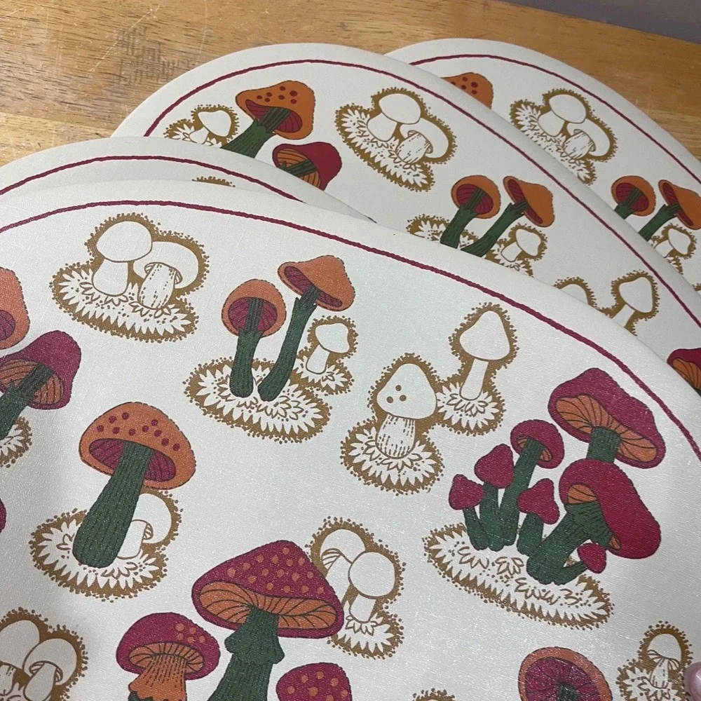 Vtg JCPenney Mushroom Placemats Set of 4 Retro 70s Oval Woodland Cream Red Green